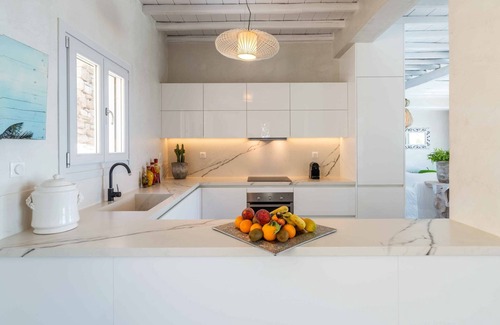 Ano Mera Villa | Fantastic 6 Br Villa Located In a Great Location
