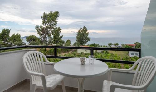Paradhisos Apartment | Fantasia Studios and Apartments