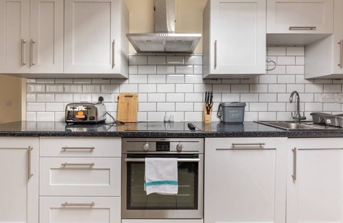 Ferndale Apartment | Fantastic 1 Bed Attic Apartment in Brixton