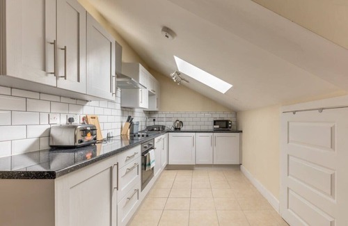 Ferndale Apartment | Fantastic 1 Bed Attic Apartment in Brixton