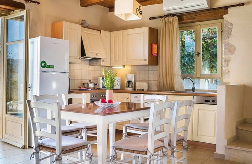 Tselendata Villa | Fantastic 2 bed traditional villa with private pool