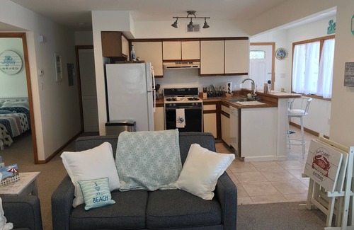 Seaside Heights Condo | Fantastic 2-bedroom condo 1 block from the beach