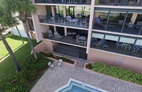 Indian Rocks Beach Condo | Fantastic 2/2 directly on Indian Rocks Beach!