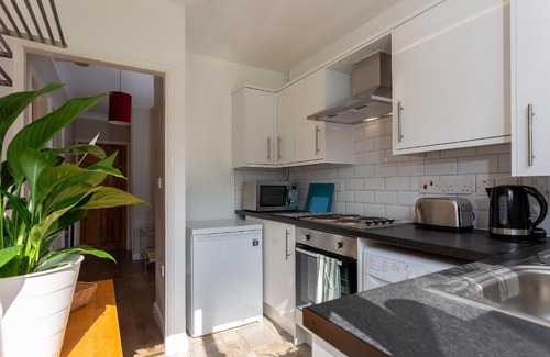 Brockley Apartment | Fantastic 2BD Garden Flat in South London!