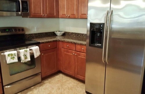 Ole House | Fantastic 3 Bed Olé home with Rialto Street location.