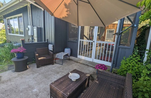 Amazon House | Fantastic 3-bedroom, two-bath home one mile from Hayward Field,