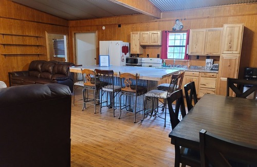 Justiceburg House | Fantastic 3-bedroom house with AC in Justiceburg. 7 miles from Lake Alan Henry.