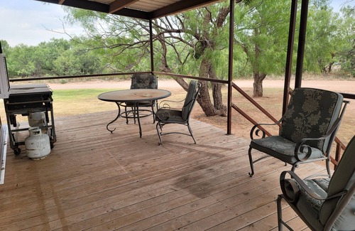 Justiceburg House | Fantastic 3-bedroom house with AC in Justiceburg. 7 miles from Lake Alan Henry.