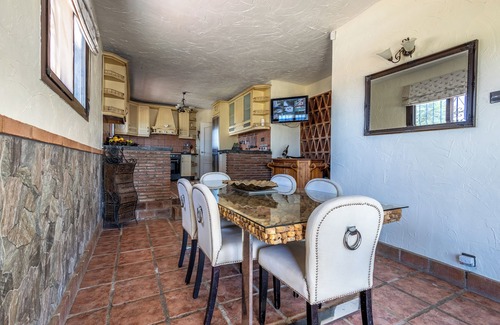 Pinos de Alhaurin Villa | Fantastic 7-Bed Villa in Alhaurin de la Torre