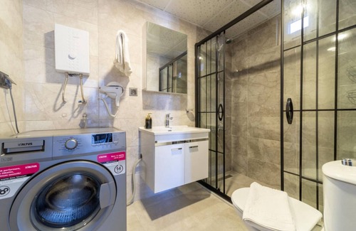 Lara Apartment | Fantastic Flat with Balcony and View in Aksu