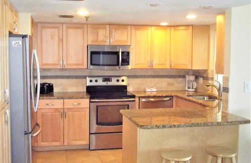 Redington Shores Condo | Fantastic Gulf View! On the beach! 3 Bdrms, 3 Baths, Great Pool and Hot Tub