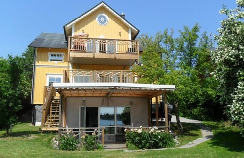 Vaxholm Apartment | Fantastic holiday home right by the sea on Vaxholm