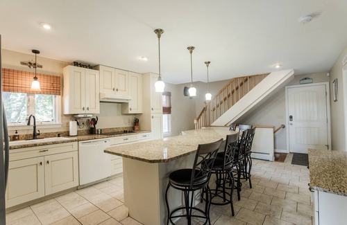 Wells Beach House | Fantastic house for large families, unique ROOFTOP DECK! 2 min. from the beach!