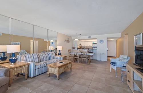 Orange Beach Condo | Fantastic King Bed 3rd Floor - Beachfront