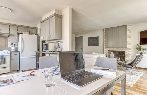 West Haven-Sylvan House | Fantastic Launching Pad for all that Portland Offers!