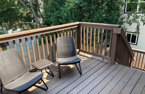 Crestview Apartment | Fantastic location! Pet Friendly! Walking distance to the train and restaurants