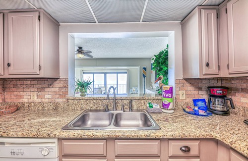 Gulf Shores Condo | Fantastic location and beach views in Gulf Shores BEACHFRONT- Pool - Free WIFI