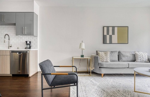 Milpitas Apartment | Fantastic Milpitas 1BR w/Pool, Gym & W/D, walk to BART, by Blueground