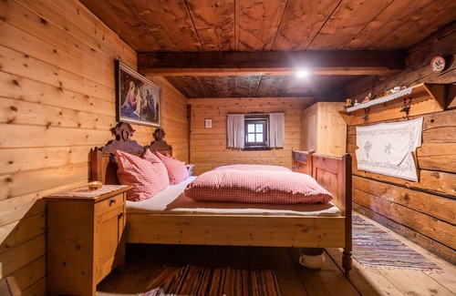 Rauris Cabin | Fantastic mountain hut from 1550 close to the stream