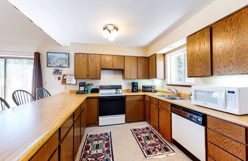 Winter Park House | Fantastic mountain condo near the slopes with creek views