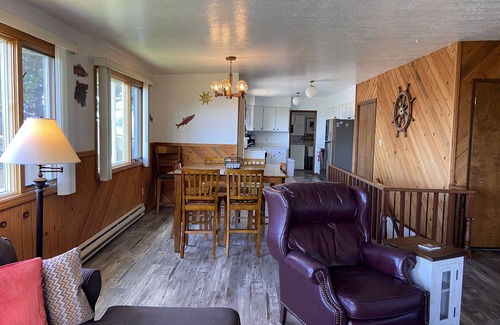 Gold Beach House | Fantastic nautical home with Rogue River and Pacific Ocean view and beach access