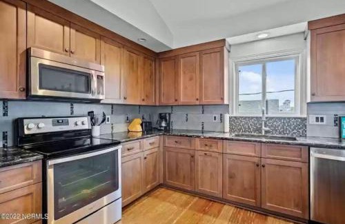 North Topsail Beach House | Fantastic Ocean Edge Beach House