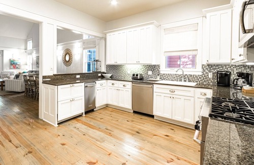 Watercolor House | Fantastic Phase 1 Location - GOLF CART Two 1st Floor Masters. Beach Club Access