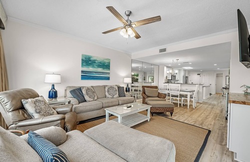 Orange Beach Condo | Fantastic Rates! BOOK NOW AND SAVE! sleeps 10 w/Fishing Pier on GULF!