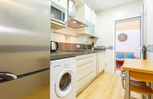 Old Town Apartment | Fantastic, recently refurbished, modern, ground floor apartment