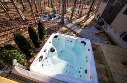 Tracy City House | Fantastic Secluded Cabin in Monteagle, Tennessee