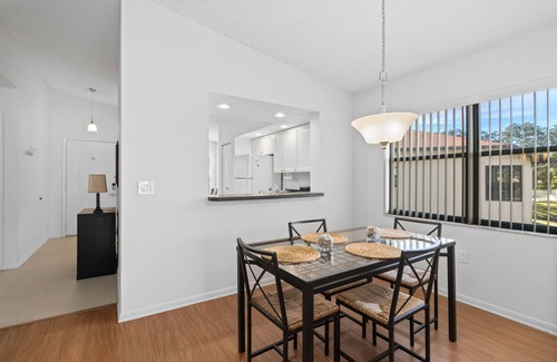 Trailer Estates Condo | Fantastic Shorewalk Vacation 2 bed/2 bath condo/Lake view/close to IMG, beaches