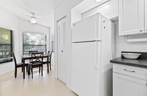 Trailer Estates Condo | Fantastic Shorewalk Vacation 2 bed/2 bath condo/Lake view/close to IMG, beaches