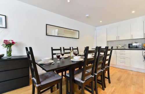 Cantelowes Apartment | Fantastic Stays at Camden
