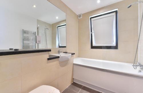 Cantelowes Apartment | Fantastic Stays at Camden