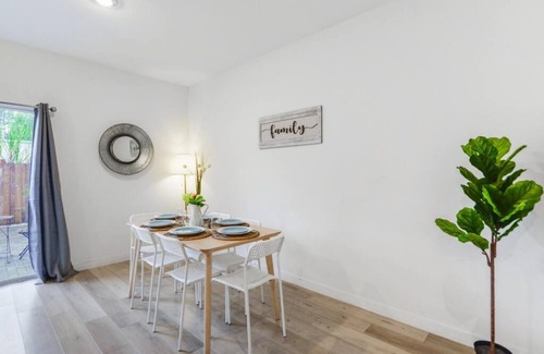 Golden Glades House | Fantastic Townhouse 15minutes from the Beach
