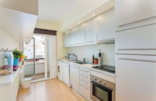 Lagos Apartment | Fantastic Tranquil Apartment by the Pool