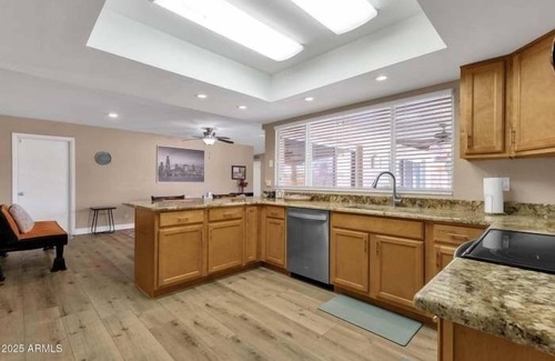 Tempe House | FANTASTIC VACATION RETREAT! HUGE POOL! CENTRALLY LOCATED-TONS OF EVENTS!