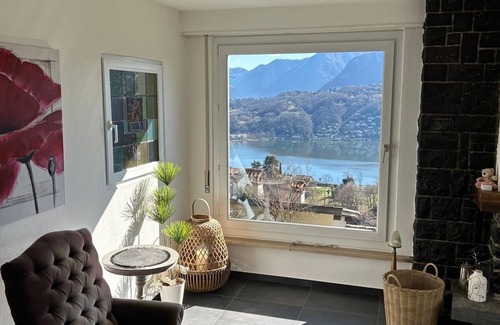 Vernate House | Fantastic view of the lake and mountains surrounded by vines, very quiet 🌴