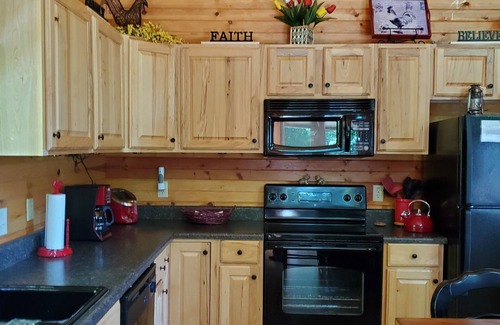 Maggie Valley Cabin | Fantastic Views, Maggie Valley, Sleeps 6, 3 Baths
