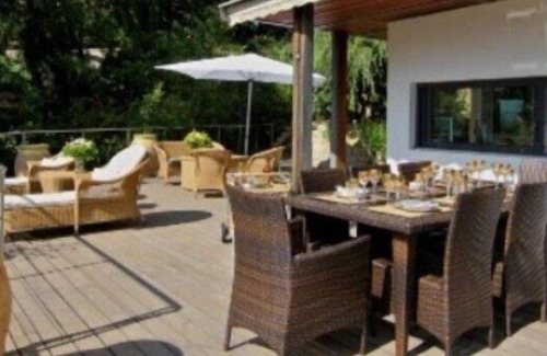 Mougins Villa | Fantastic Villa in Mougins with a super pool, 2 jacuzzis and a fantastic garden!