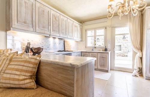 Kea Villa | Fantastic villa with a swimming pool, ideal for families or a group of friends.