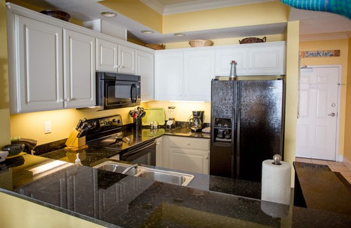 Gulf Shores Condo | Fantastic Western Corner Unit w/Fabulous Sunsets!