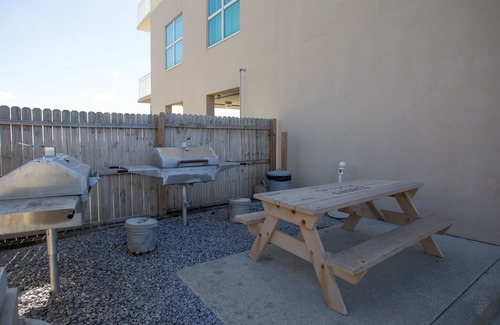 Gulf Shores Condo | Fantastic Western Corner Unit w/Fabulous Sunsets!