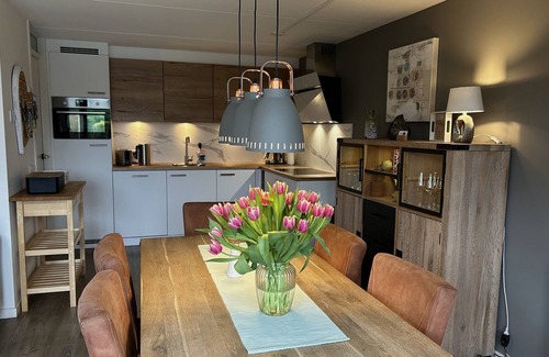 Medemblik House | Fantastically situated vacation home directly on the Vliet