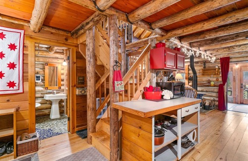 Leavenworth Cabin | Far and Away Cabin | 0 Bed, 1 Bath