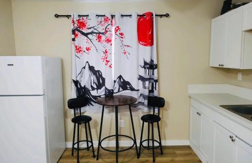 Southeast Salem Apartment | Far East Escape- Salem