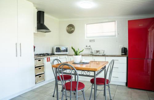 Swellendam Apartment | Faraway Cottage 3 Gables Self catering Swellendam