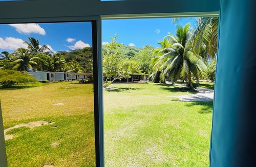 Moorea-Maiao House | FARE HIRO BUNGALOW 1 SEASIDE