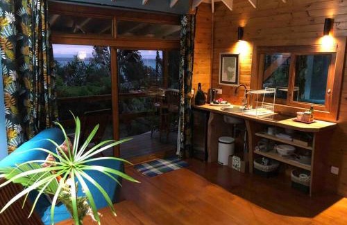Moorea-Maiao Ski Chalet | Fare Manuhiti