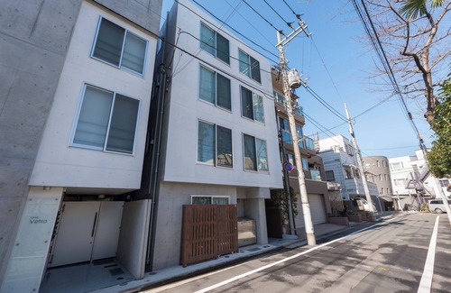 Nakano Apartment | Fare Metallo 303 doube-bedroom with WiFi, AC,WC in Nakano City near Shinjyuku